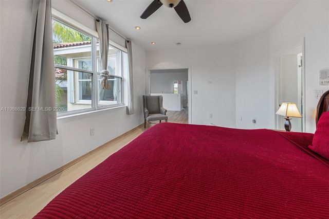 1104 Redwood St, Hollywood, FL 33019