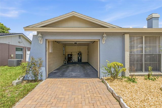 9704 SHALIMAR COURT, Tampa, FL 33615