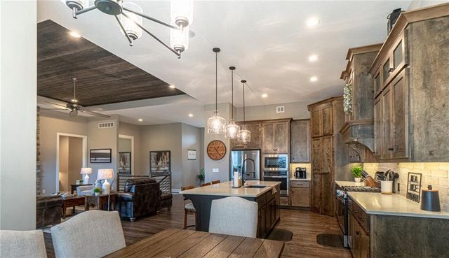 8777 Greeley Street, Lenexa, KS 66227