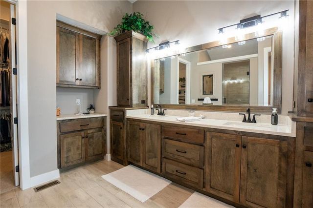 8777 Greeley Street, Lenexa, KS 66227