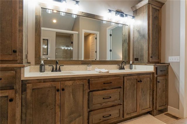 8777 Greeley Street, Lenexa, KS 66227