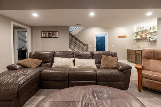 8777 Greeley Street, Lenexa, KS 66227