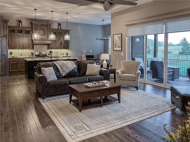 8777 Greeley Street, Lenexa, KS 66227