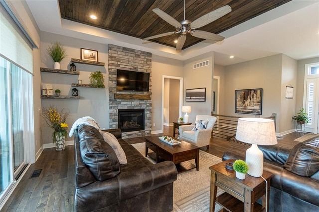 8777 Greeley Street, Lenexa, KS 66227
