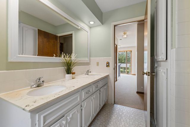 6820 Harold Avenue, Golden Valley, MN 55427