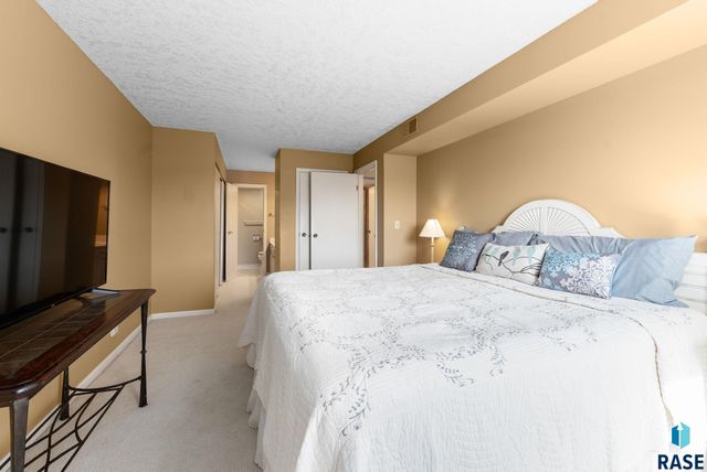 2505 S Kiwanis Ave Avenue 343, Sioux Falls, SD 57105