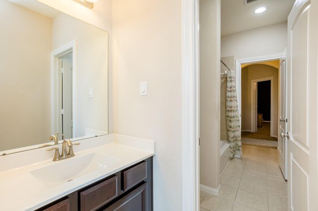 4622 Regal Shadow Lane, Sugar Land, TX 77479