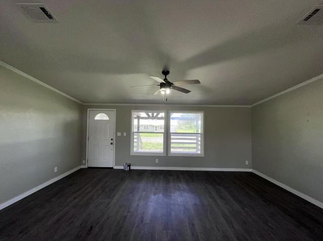 107 Grant Street, Smyer, TX 79367