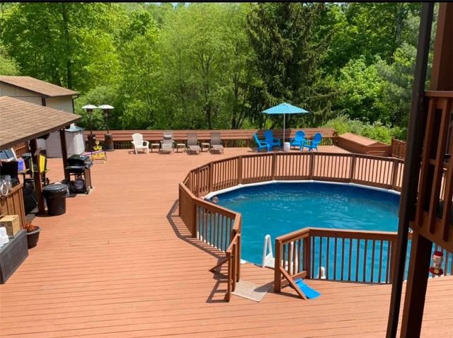 2216 N Camp Run Rd, Perry Twp, PA 16123