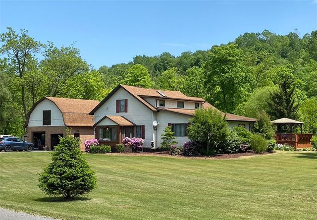 2216 N Camp Run Rd, Perry Twp, PA 16123