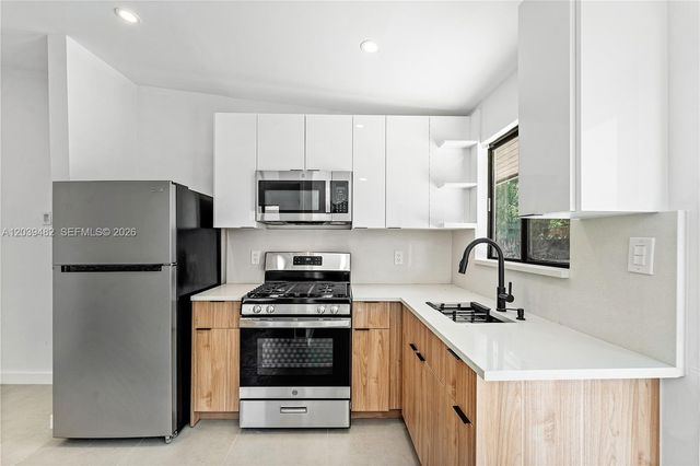 3040 NW 93rd St, Miami, FL 33147
