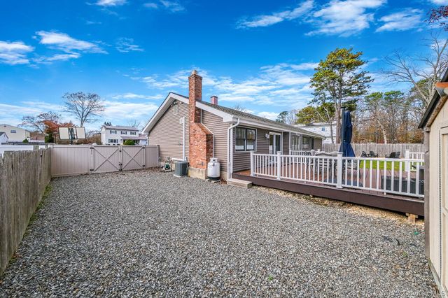 269 Bridgeport Avenue, Medford, NY 11763