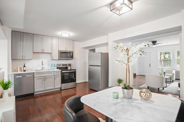 824 20TH ST NE, Washington, DC 20002