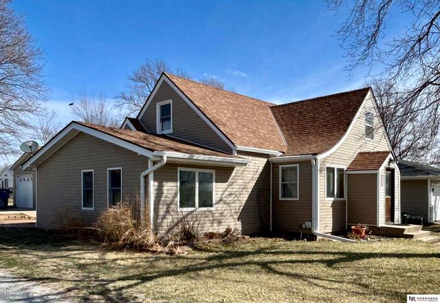 300 Adams Street, Clatonia, NE 68328