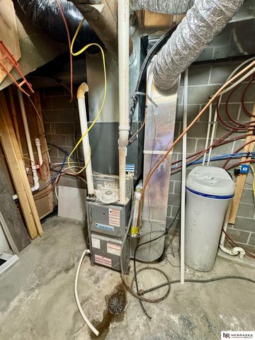 300 Adams Street, Clatonia, NE 68328