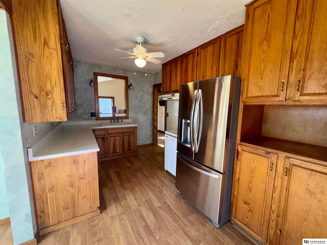 300 Adams Street, Clatonia, NE 68328