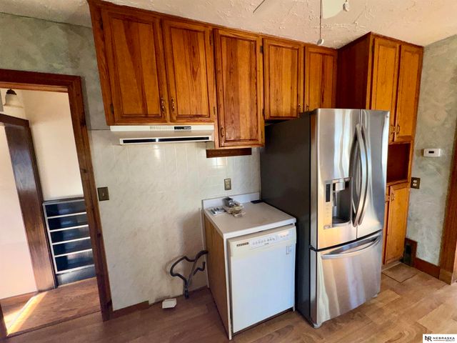 300 Adams Street, Clatonia, NE 68328