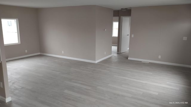 720 E Worth Avenue 221, Porterville, CA 93257