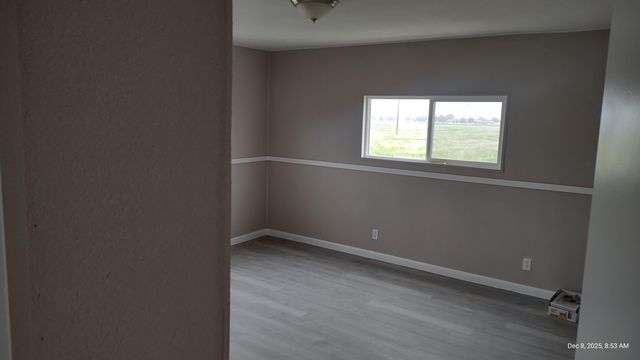 720 E Worth Avenue 221, Porterville, CA 93257