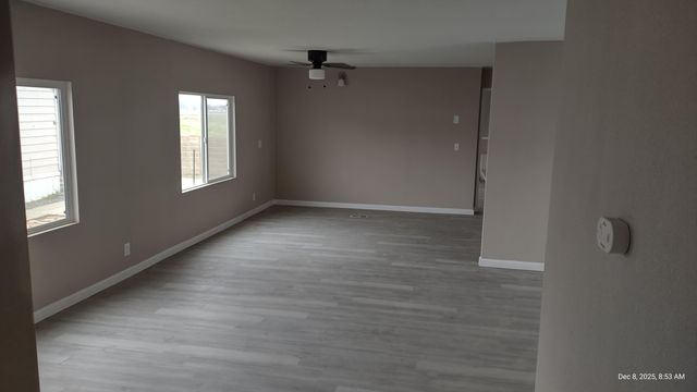 720 E Worth Avenue 221, Porterville, CA 93257