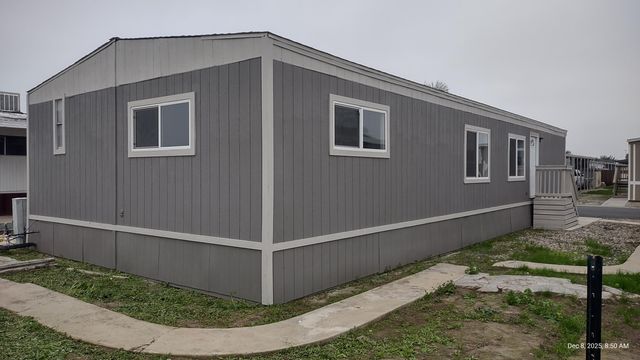 720 E Worth Avenue 221, Porterville, CA 93257