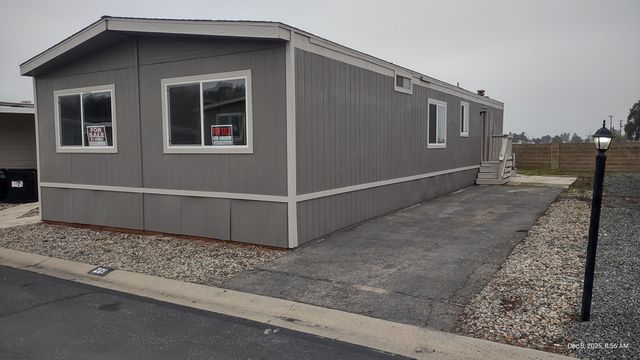 720 E Worth Avenue 221, Porterville, CA 93257