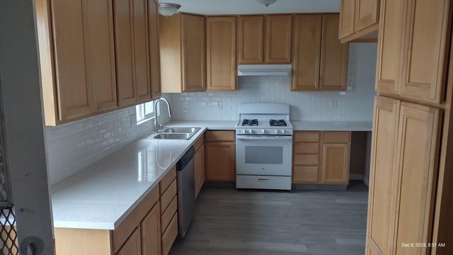 720 E Worth Avenue 221, Porterville, CA 93257