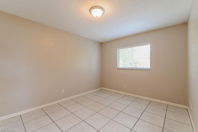 923 SE 34th TER, Cape Coral, FL 33904