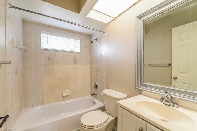 923 SE 34th TER, Cape Coral, FL 33904