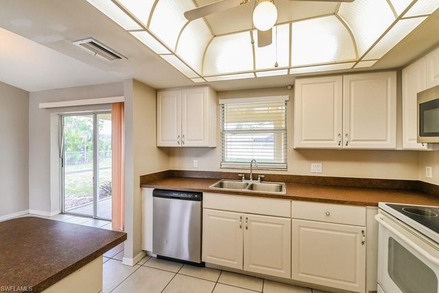 923 SE 34th TER, Cape Coral, FL 33904