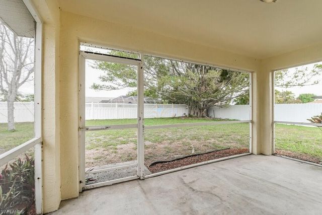 923 SE 34th TER, Cape Coral, FL 33904