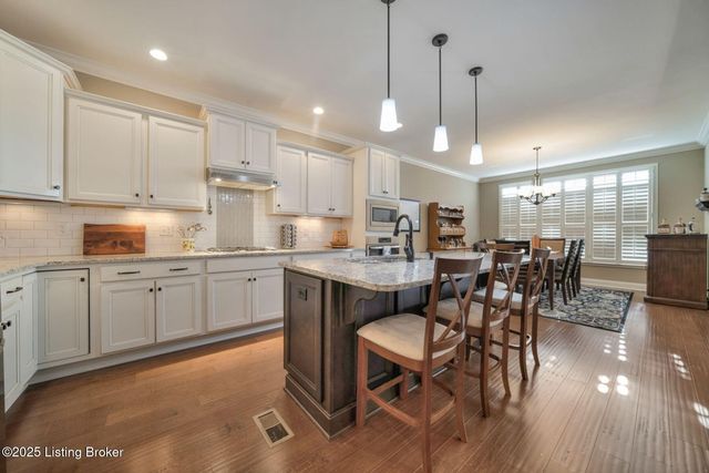 5305 Rock Ridge Dr, Louisville, KY 40241