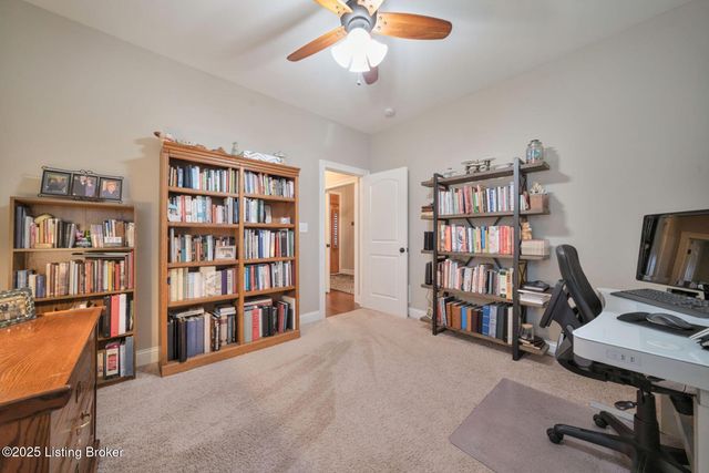 5305 Rock Ridge Dr, Louisville, KY 40241