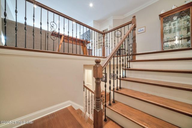 5305 Rock Ridge Dr, Louisville, KY 40241