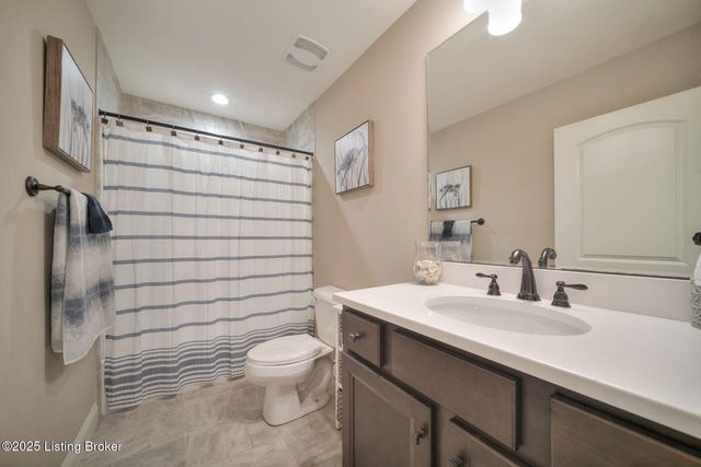 5305 Rock Ridge Dr, Louisville, KY 40241