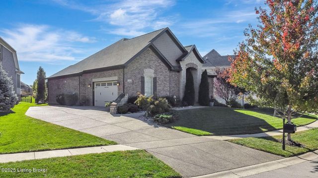 5305 Rock Ridge Dr, Louisville, KY 40241