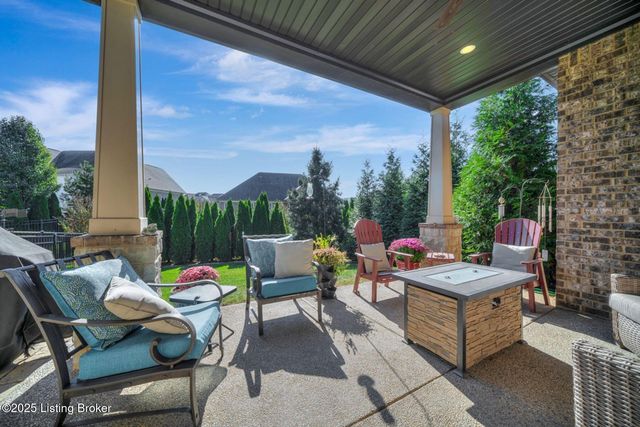 5305 Rock Ridge Dr, Louisville, KY 40241