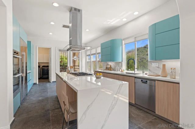 2785 Ridgegate Row, La Jolla, CA 92037