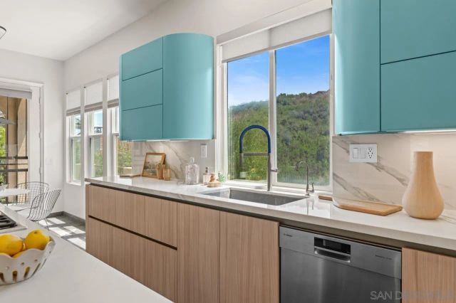 2785 Ridgegate Row, La Jolla, CA 92037