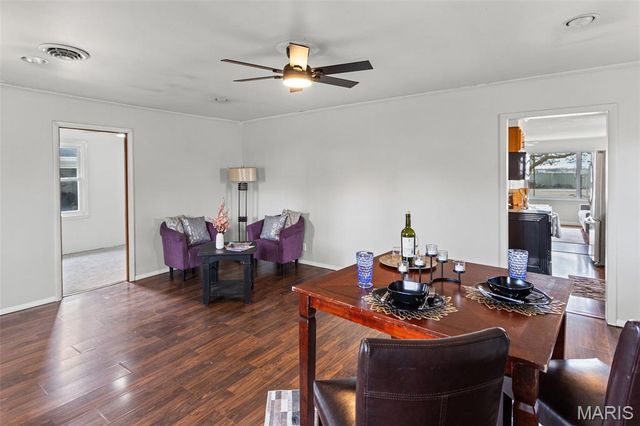11 E Delmar Avenue, Alton, IL 62002