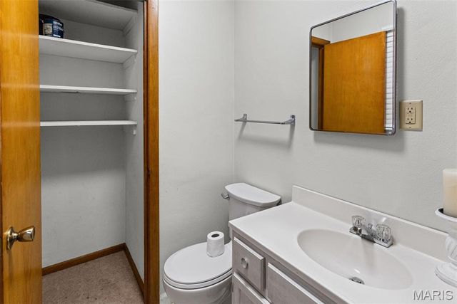 11 E Delmar Avenue, Alton, IL 62002