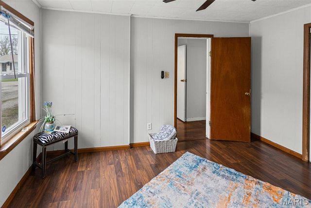 11 E Delmar Avenue, Alton, IL 62002