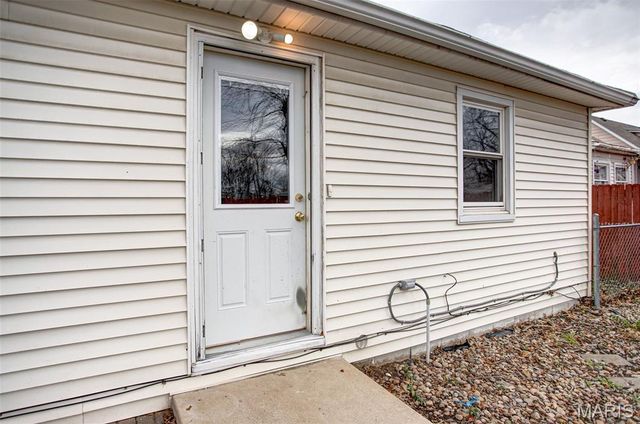 11 E Delmar Avenue, Alton, IL 62002