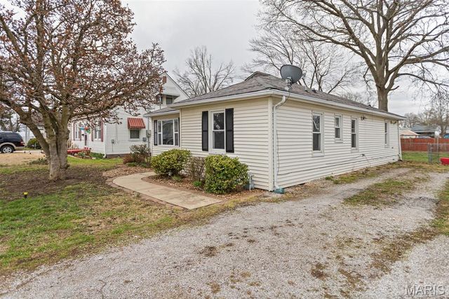 11 E Delmar Avenue, Alton, IL 62002