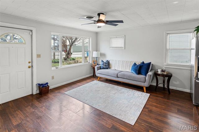 11 E Delmar Avenue, Alton, IL 62002