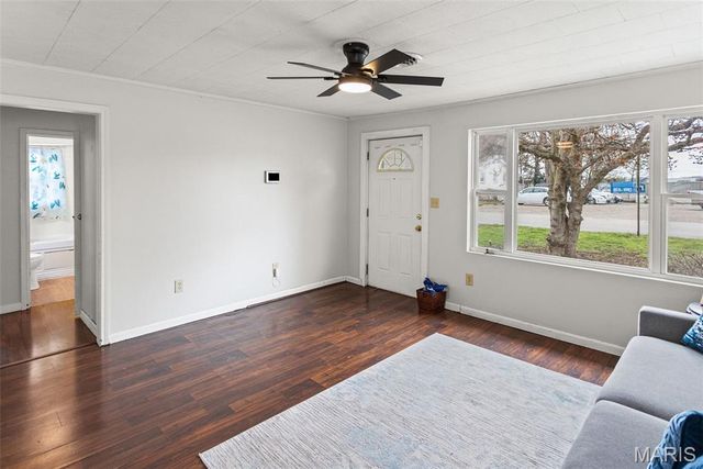 11 E Delmar Avenue, Alton, IL 62002