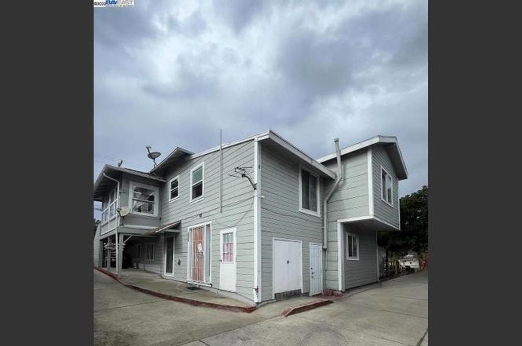 2158 High Street, Oakland, CA 94601