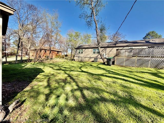 1145 N 57th Place, Fort Smith, AR 72904