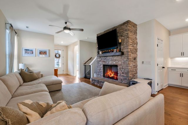 709 Hahn Ct, Lebanon, TN 37087