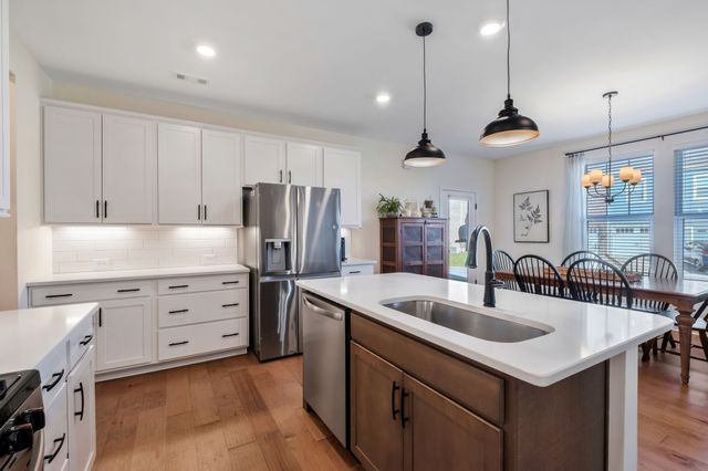 709 Hahn Ct, Lebanon, TN 37087